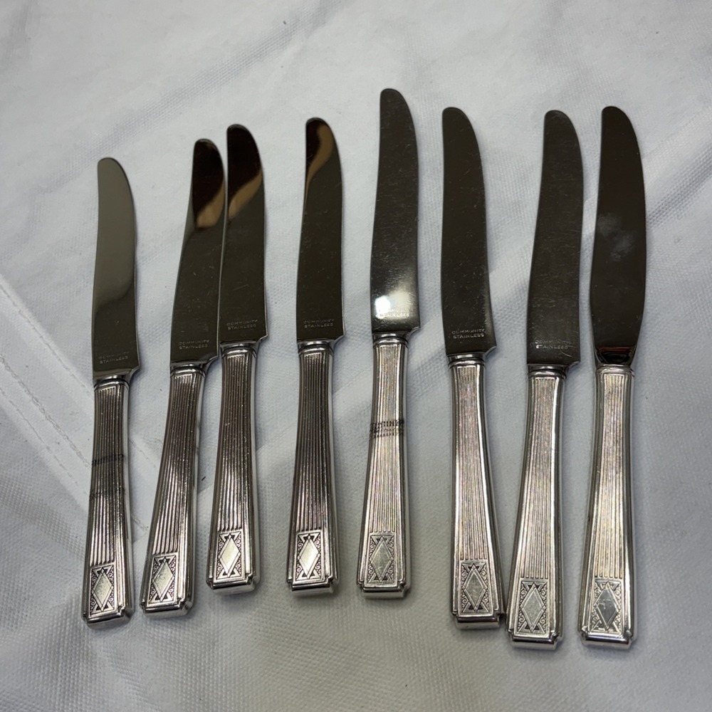 8 Dinner Knives COMMUNITY Noblesse Art Deco Flatware Silverplate Vintage